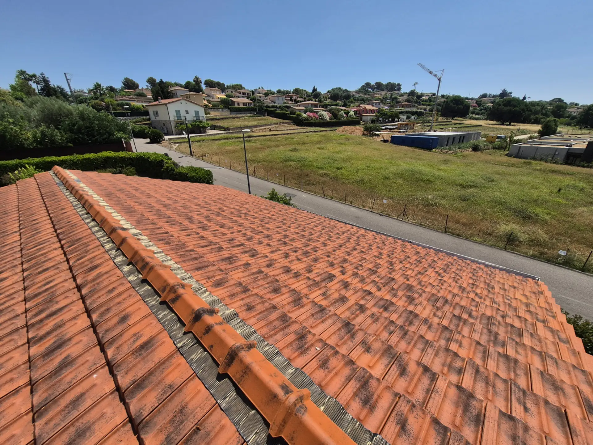 Dépose de couverture et rénovation de toiture à Vence par un couvreur