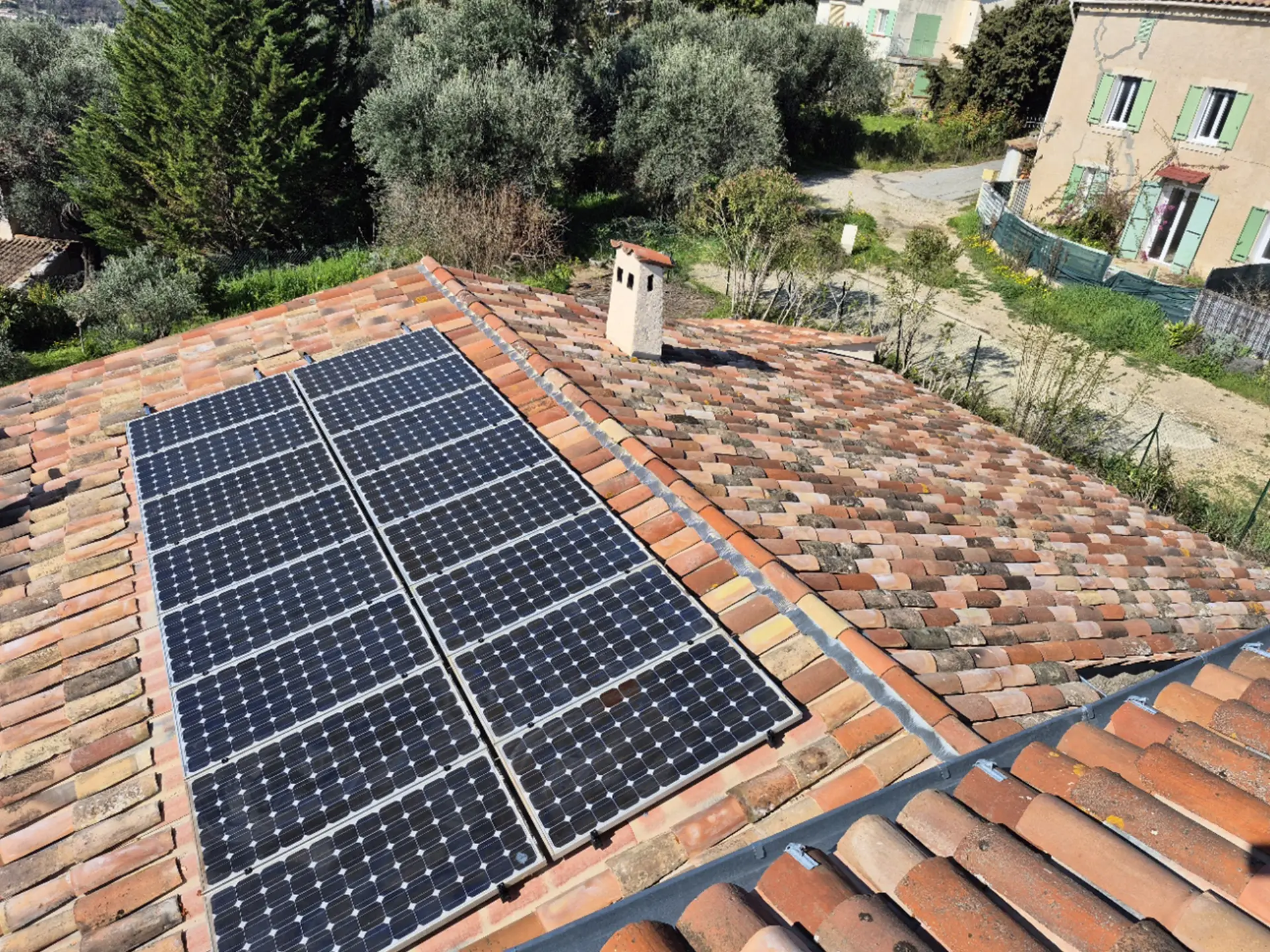 Rénovation complète d'une toiture à Châteauneuf-de-Grasse par un couvreur