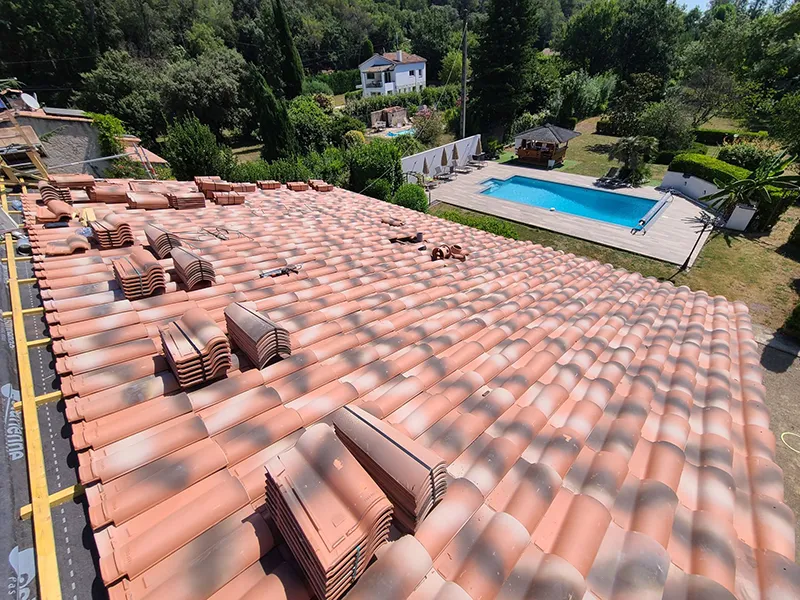 Couverture en tuiles à Grasse après rénovation